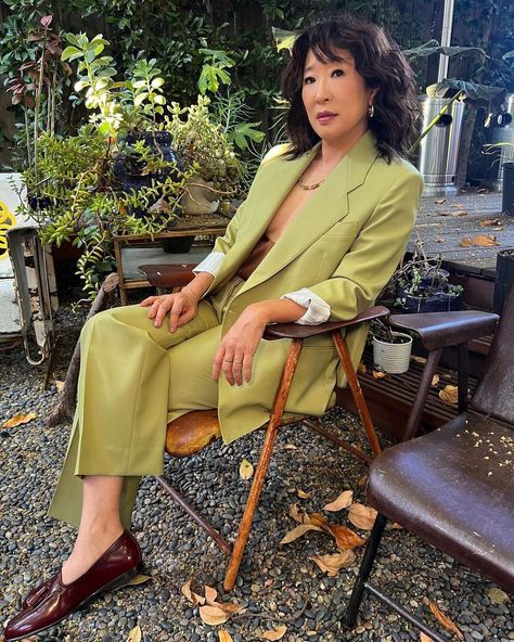 Sandra Oh, Jodie Comer, The Chair, Future Wife, Celebrities Female, Celebrity Crush, Pretty People, Beautiful People, Actresses