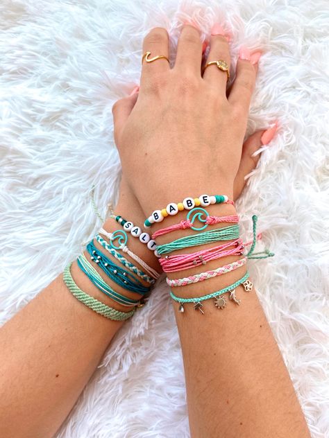 USE CODE- ALYSSAVENTOSO20 for 20% OFF. ✨🤍 @puravidabrac Pura Vida Bracelets Aesthetic, Summer Jewelry Diy, Puravida Bracelets, Bracelets Pura Vida, Emo Jewelry, Surf Jewelry, Bracelet Sleeve, Preppy Bracelets, Bracelet Stacks