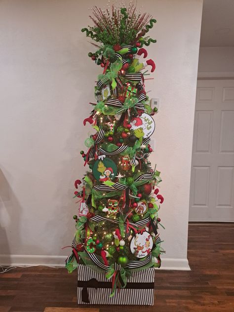 Red And Green Pencil Christmas Tree, Grinch Pencil Christmas Tree, Grinch Pencil Tree, Grinch Tree, Pencil Tree, Grinch Trees, Elf Legs, Grinch Christmas Tree, Pencil Trees