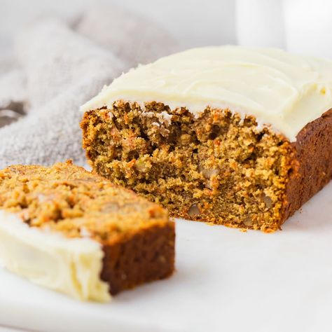 Enjoy this classic Carrot Cake topped with simple vanilla icing, a delightful twist on the traditional but without the cream cheese frosting. Icing For Carrot Cake No Cream Cheese, Carrot Cake Without Cream Cheese Icing, Icing For Carrot Cake, Cake Without Cream, Carrot Cake Icing, Simple Vanilla Icing, Carrot Cake Topping, Classic Carrot Cake, Carrot Cake Loaf