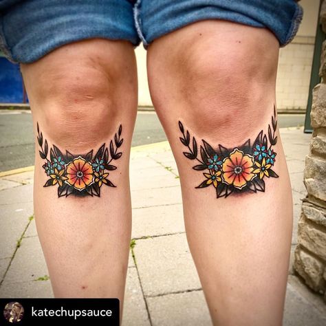 ||Equinox Tattoo Collective|| on Instagram: “Some awesome matching floral tattoos by @katechupsauce   #tattoo #tattoos #kneetattoo #traditionaltattoo #tradtattoos #colourtattoo…” Matching Under Knee Tattoos, American Traditional Flower Knee Tattoo, Floral Knee Wrap Tattoo, Double Knee Tattoos Women, Matching Above Knee Tattoo, Thigh Tattoo American Traditional, Matching Leg Tattoos, Traditional Foot Tattoo, Traditional Ankle Tattoo