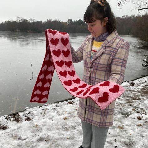 Heart Scarf, Knitted Heart, All My Heart, Scarf Knitting Patterns, Crochet Heart, Free Knitting Pattern, Knitting Techniques, Knit Or Crochet, Scarf Pattern