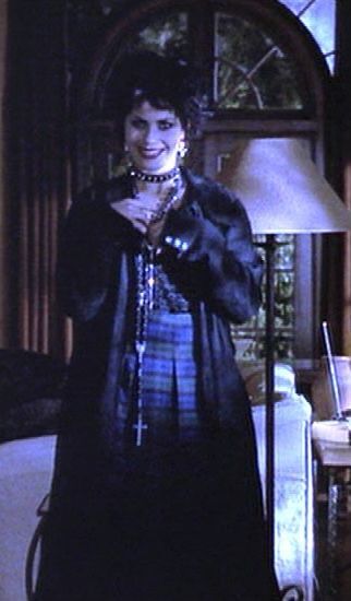 The Craft 90s Outfits, The Craft Nancy Downs, Coven Inspired Outfits, Nancy The Craft Aesthetic, The Craft Movie Outfits, Nancy Downs Aesthetic, Nancy The Craft Outfit, Nancy Downs Outfit, The Craft Outfits Aesthetic