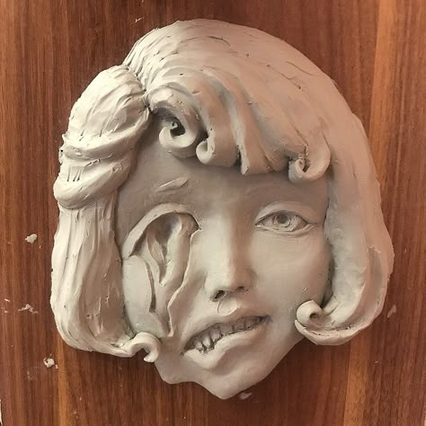 Ceramic Sculpture Ideas, Celebrity Imagines, Sculpture Art Clay, Female Dancers, Keramik Design, Ceramics Pottery Art, Arte Inspo, Arte Sketchbook, Clay Art Projects