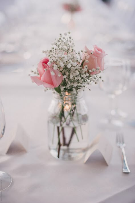 Pink Flower Centerpieces, Wedding Table Pink, Pink Flower Arrangements, Pink Centerpieces, Rose Flower Arrangements, Tafel Decor, Mason Jar Flowers, Rose Centerpieces, Flower Arrangements Simple