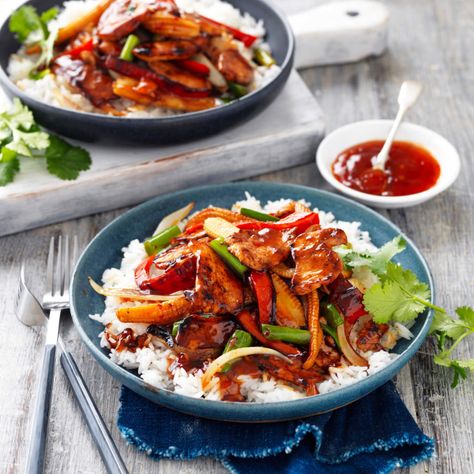 Chilli Chicken Stir Fry, Satay Chicken, Sweet Chilli Chicken, Easy Home Recipes, Stir Fry Ingredients, Condensed Tomato Soup, Chicken Chow Mein, Stir Fry Recipes Chicken, Chicken Breast Fillet