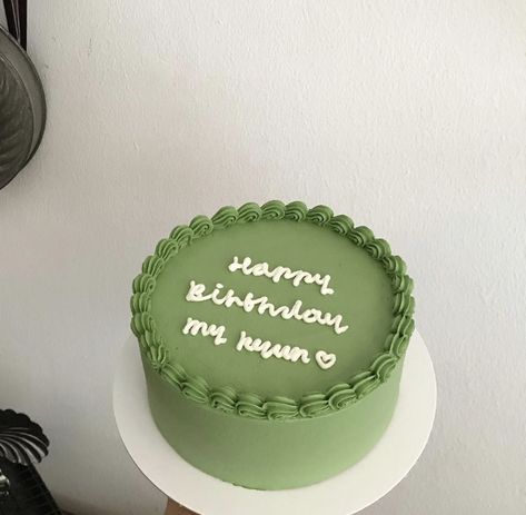 Green Bento Cake, Bento Cake, Birthday Cake Decorating, Cute Cakes, Easy Cake, Cafe Food, Pastel Aesthetic, Amazing Cakes, Favorite Color