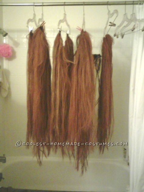 Cool Homemade Cousin Itt Costume for Halloween Cousin Itt, Cousin It, Family Tv Series, Halloween Props Diy, Diy Wig, Family Tv, The Addams Family, Costume For Halloween, Homemade Costumes