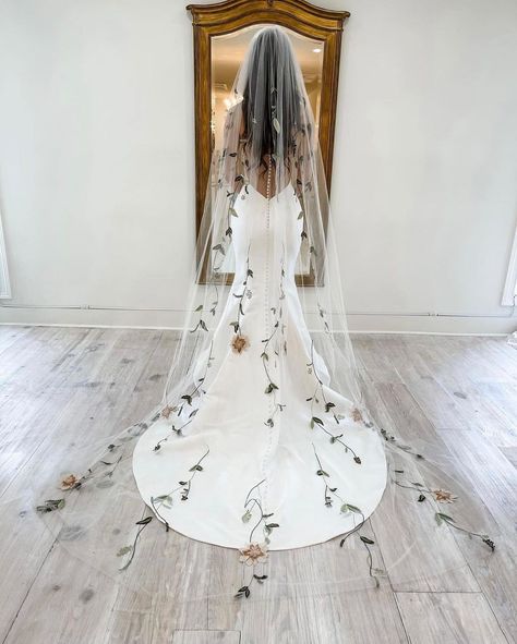 Toni Federici Veils on Instagram: “T R U N K S H O W S✨ Our trunk shows are in full swing for the month of June through next weekend! Goddess among some of our other new…” Ivory Wedding Veils, Floral Veil, Wedding Veil Accessories, Wedding Dresses With Flowers, Future Wedding Plans, Dream Wedding Ideas Dresses, Cute Wedding Ideas, Wildflower Wedding, Bridal Inspo