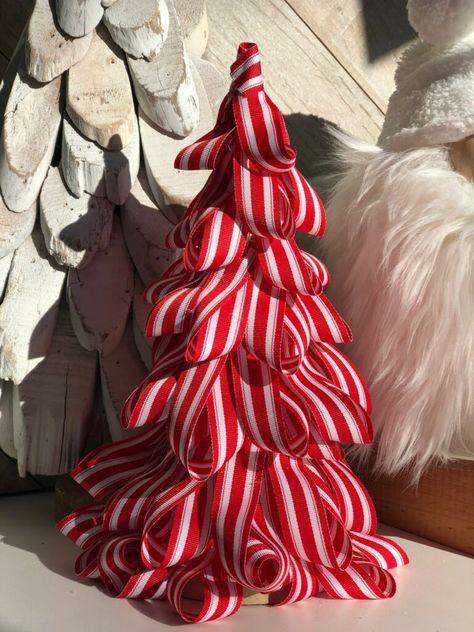 Christmas Tree Crafts Diy, Cane Decor, Diy Dessert, Ribbon Tree, Candy Cane Christmas Tree, Red And White Christmas, Cone Christmas Trees, Diy Tree, Candy Cane Christmas