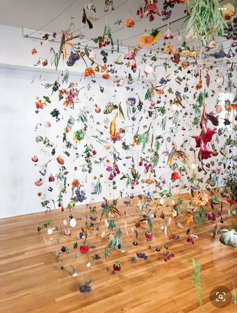 Dried Flower Installation, معرض فني, Flower Installation, Deco Floral, Arte Floral, Flower Images, Dried Flower, Artsy Fartsy, Flower Wall