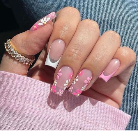 Flowery French Tip Nails, White French Tip Nails With Flowers, Nails 23, Grad Nails, Hello Nails, Summery Nails, Girly Acrylic Nails, French Tip Acrylic Nails, Work Nails