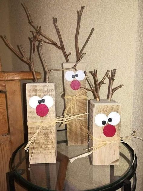 Seasonal Diy Decor, Spring Wooden Crafts, Gingerbread House Ideas, Wood Reindeer, Jul Diy, Christmas Diy Wood, The Best Dessert, Wooden Christmas Crafts, Christmas Decorations Diy Outdoor