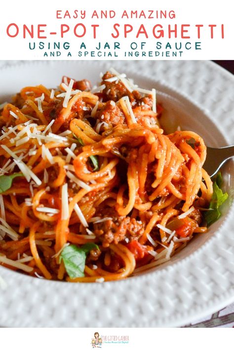 One Pot Spaghetti Recipe, Pasta Ground Beef, Best Potluck Dishes, Basil Pasta Recipes, One Pot Spaghetti, Recipe Tomato, Spaghetti Meat Sauce, Easy Spaghetti, Spaghetti Recipe