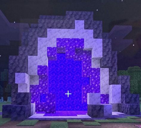 Nether Portal Design Amethyst, Geode Nether Portal, Amethyst Nether Portal, Minecraft Houses To Build, Nether Portal Design, Realm Aesthetic, Mc Building Ideas, Cool Minecraft Ideas, Minecraft Portal