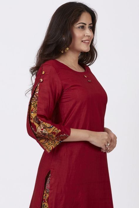 Plain Kurti Designs, Silk Kurti Designs, Kurti Sleeves Design, Churidar Designs, Hollywood Mirror, Silk Kurti, Simple Kurta Designs, Designer Kurti Patterns, Simple Kurti Designs