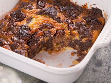 Ultimate Brownie Bread Pudding with Coconut Chunks recipe from Nancy Fuller via Food Network Coconut Chunks, Farmhouse Rules Recipes, Brownie Bread, Farmer Recipes, Nancy Fuller, Brownie Pudding, Ultimate Brownies, Köstliche Desserts, Food Blogs