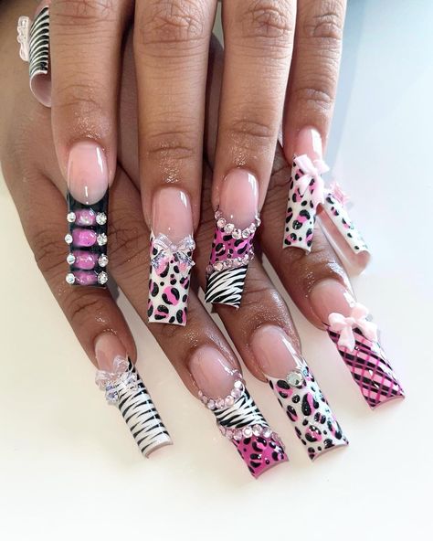 Zebra Nails Y2k, Zebra Print Nails, Bunny Nails, Punk Nails, Airbrush Nails, Cute Acrylic Nail Designs, Print Nails, Y2k Nails, Pretty Gel Nails