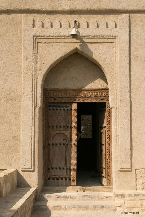 Oman Aesthetics, Earthy Home, Mud House, Beautiful Places Nature, Islamic Wallpaper, Traditional Architecture, Beautiful Doors, Islamic Architecture, Islamic Pictures