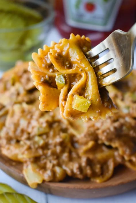 Hamburger Pasta Recipes, Cheeseburger Pasta Skillet, Bow Tie Pasta Recipe, Dance Around The Kitchen, Easy Skillet Dinner, Hamburger Helper Recipes, Pasta Skillet, Cheeseburger Pasta, Bow Tie Pasta