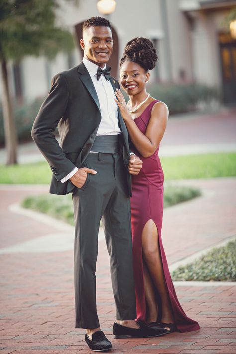 Prom Family Photo Ideas, Photography Shoot Ideas, Homecoming Photoshoot, Seniors Photography, Prom Photography Poses, Matric Farewell, Family Photo Ideas, Prom Photoshoot, Prom Photography