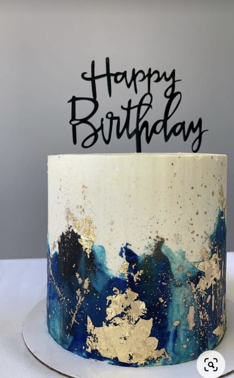 4 Layer Cake Design, Birthday Cake Ideas Chocolate, Cake Icing Ideas, Fruit Cake Ideas, Strawberry Cake Ideas, Birthday Cake Ideas Aesthetic, Cake Recipes Homemade, Chocolate Birthday Cake Ideas, Cake Ideas Aesthetic