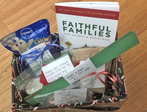 Advent activities are delivered to families to help them celebrate Advent at home Story Of The Candy Cane, Advent Paper Chain, Gratitude Party, Jesus Birthday Cake, Small Nativity Set, Advent Family, Advent Bags, Advent Box, Christmas At Home