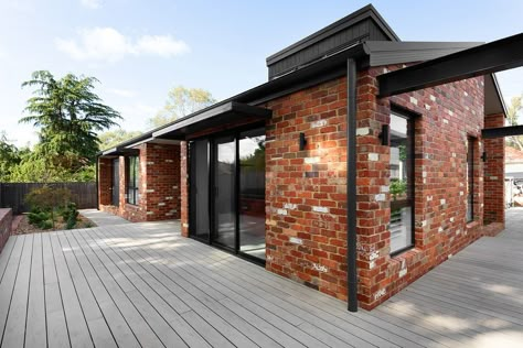 Modern Brick House Exterior, Clinker Brick House, Red Brick House Exterior, Modern Brick House, Red Brick Exteriors, Clinker Brick, Recycled Brick, Brick Cladding, House Cladding