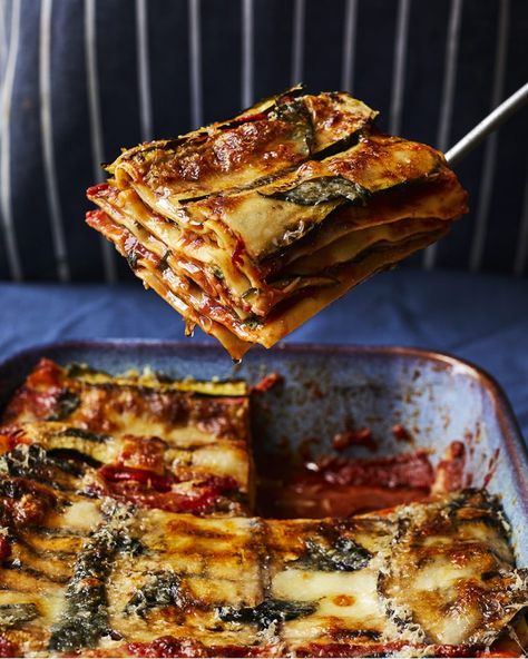 Summer vegetable lasagne Veg Lasagne Recipe, Vegetarian Recipes Summer, Light Supper Ideas, Aubergine Lasagna, Lasagna Recipe Vegetarian, Summer Lasagna, Eggplant Lasagne, Veg Lasagne, Veggie Lasagne