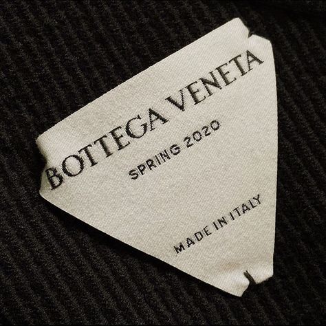 DETAILS ⚡️ BOTTEGA SWIM via @jlbabe #NewBottega #DanielLee Bottega Veneta Logo, Clothing Labels Design, New Bottega, Clothing Tags, Tag Design, Woven Labels, Packaging Design Inspiration, Clothing Labels, 로고 디자인