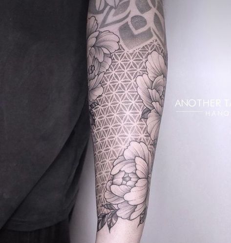 Sleeve Tattoos Pattern, Geometric Tattoo Pattern Design, Tattoo Background Filler Shading, Tattoo Simplistic, Dotted Tattoo, Geometric Tattoo Filler, Geometric Flower Tattoo, Flower Of Life Tattoo, Tattoo Sleeve Filler