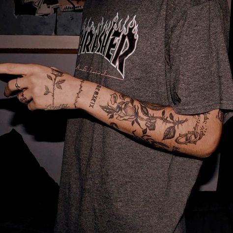 Aesthetic Arm Tattoos, Aesthetic Tattoos, Tattoos Women, Arm Tattoos, Tat Ideas, Tattoos Ideas, Tattoos For Men, Tattoo Inspo, Tattoos And Piercings