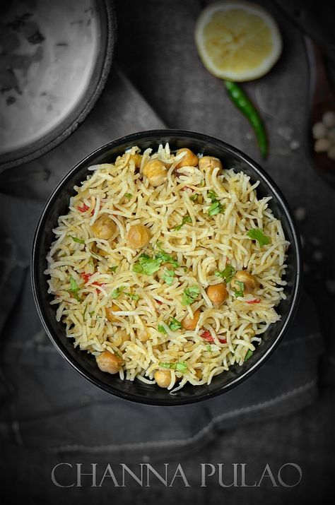 Channa Pulao /Chickpeas Pulao - Easy One Pot Channa Pulao ~ Nalini'sKitchen Chickpea And Rice, Chickpea Rice, Fusion Kitchen, Unique Burgers, One Pot Meal, Healthy Lunchbox, Biryani Recipe, Basmati Rice, Food Trends