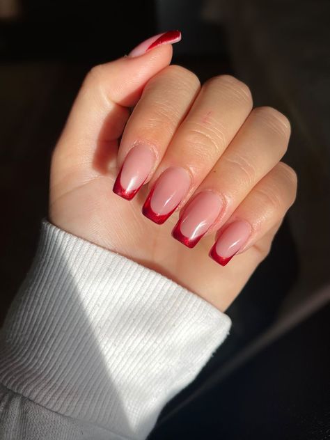 A Mood Board Of Minimalist Christmas Nails – Vanessa's Digital Dialogue Valentine’s Day Nails Natural, Red Chrome French Tip Nails Square Short, Red French Tip Square, Minimalist Christmas Nails, Chrome Nails Ideas, Christmas Nail Inspiration, Nail Designs Glitter, Minimalist Christmas, Bridal Nails