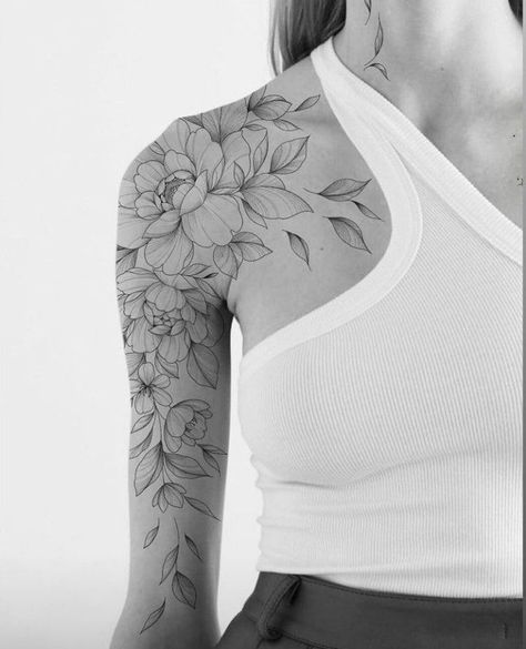 Feminine Shoulder Tattoos, Shoulder Cap Tattoo, Shoulder Sleeve Tattoos, Floral Tattoo Shoulder, Flower Tattoo Shoulder, Floral Tattoo Sleeve, Shoulder Tattoos For Women, Classy Tattoos, Dainty Tattoos