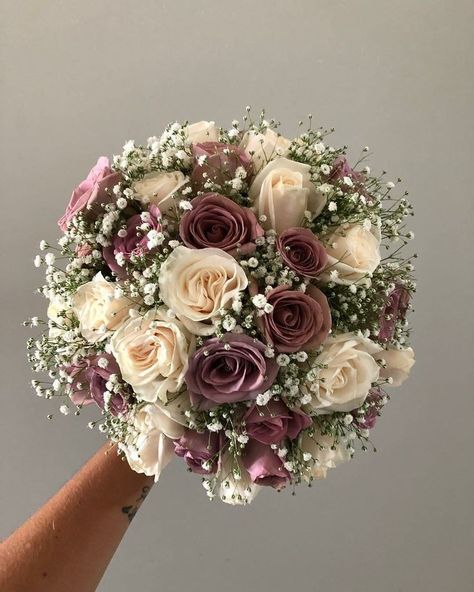 Ramo Natural Quinceanera Pink, Quinceanera Ramos Natural, Quince Ramos Natural, Pink Flower Bouquet Wedding, Flower Bouquet Quinceanera, Pink And White Roses Bouquet, White And Pink Rose Bouquet, Pastel Bouquet Wedding, Rose Gold Wedding Bouquet