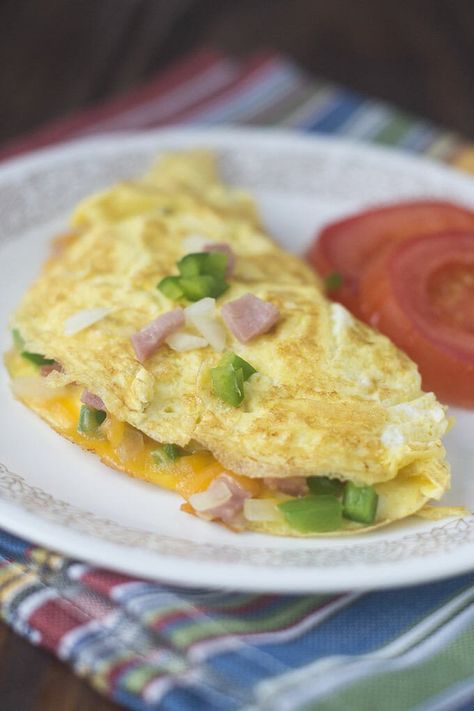 Classic American Diner, Cheese Omelet, Savory Breakfast Recipes, Eggs In Peppers, Omelet, Bacon Cheese, Hearty Breakfast, Savory Breakfast, Breakfast For Dinner