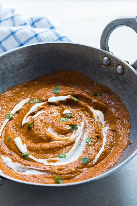 Chicken Makhani, Indian Cookbook, Fried Fish Recipes, Slim Fast, Gravy Recipe, India Food, Chutney Recipes, Curry Paste, Indian Cooking