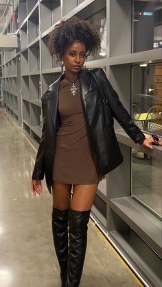 Birthday Outfit Black Women, Birthday Outfit Black, Outfit Black Women, Woman Looking, Birthday Outfit, Perfect Outfit, Express Yourself, Winter Outfits, Midi Skirt