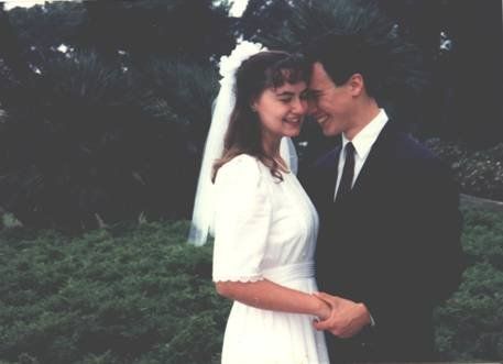 1960-1999: Vintage Wedding Photos Historical Couple, 90s Bridal, Old School Wedding, Ann Patchett, Old Wedding Photos, Photography 90s, Basement Jaxx, Willow Tree Wedding, 1980s Wedding