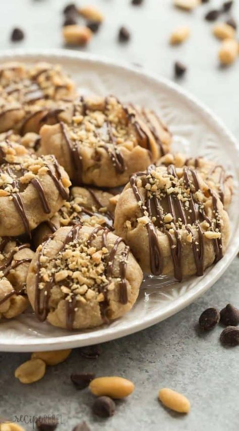 Turtle Thumbprint Cookies Recipe, Turtle Thumbprint Cookies, Nacho Soup, Cookie Recipe Video, Cookie Exchange Recipes, Cookie Base, Turtle Cookies, Thumbprint Cookies Recipe, Mexico Food