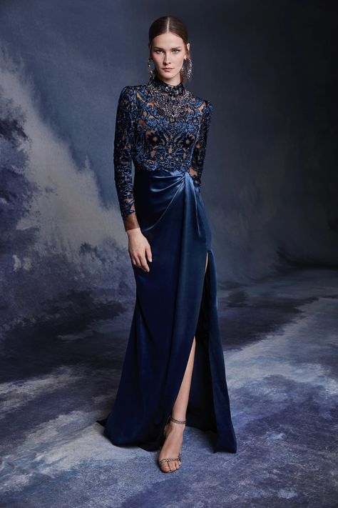 Gown by Marchesa Fall 2020 Marchesa Gowns, Split Prom Dresses, Stile Hijab, 파티 드레스, Velvet Gown, Luxury Dresses, فستان سهرة, 자수 디자인, 2020 Fashion