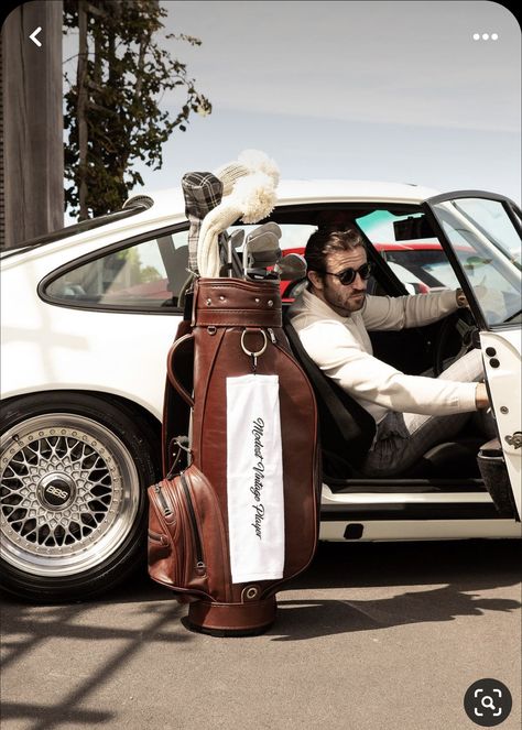 Leather Golf Bag, Vintage Golf Bag, Mens Golf Fashion, Belvedere Vodka, Golf Stand Bags, Golf Pictures, Golf Inspiration, Hood Cover, Classic Golf