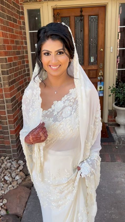 Nikkah Saree White, White Lace Saree, Nikkah Saree, Ismaili Wedding, White Wedding Saree, Nikkah Outfit, Lace Saree, White Bridal Dresses, White Saree