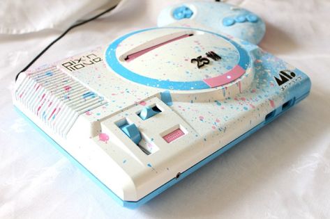 Sega Dreamcast Aesthetic, Psp Console, 2000s Game Console, Sega Genesis Games, 25 Anniversary, Sega Dreamcast, Custom Consoles, Frutiger Aero, Sega Genesis