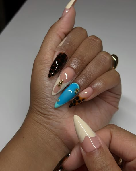 Happy Sunday 💅🏾❤️ excited for my group class tomorrow and my design class on tues 🥳🥰💅🏾❤️😘😘 #dovenailsbysharon Nail Class Ideas, Rolling Loud Nails, Loud Nails, Brown Hands, Stilettos Nails, Fly Nails, Stilleto Nails Designs, Color For Nails, Funky Nail Art