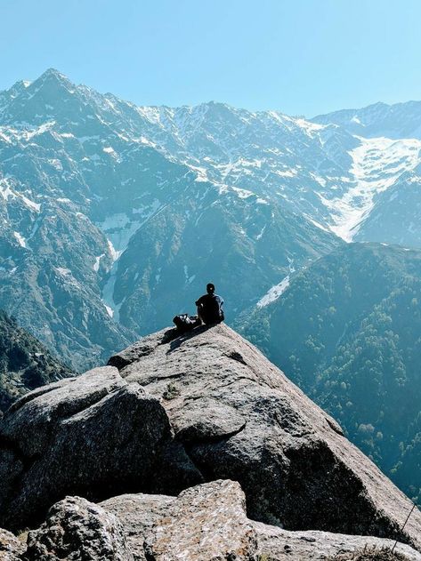 Triund Trek Photography, Kasol Himachal Pradesh Photography, Himachal Photography, Travel Photography India, Funny Hiking Quotes, Mountain Aesthetic, Nainital, Quotes Humor, Travel Pictures Poses