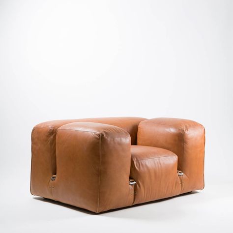 Rare "Le Mura" leather lounge chair with ottoman by Mario Bellini for Cassina. Bellini plays with squared proportions in order 3-2-1 to define the perfectly tough and balanced shapes. Cognac leather with marvelous patina. | #cassina #interiordesign #interieur #design #cognac #mariobellini #art #minimalism #minimal Vintage Lounge, Vintage Bank, Swedish Furniture, Mario Bellini, Charles Rennie Mackintosh, Vintage Lounge Chair, Pierre Jeanneret, Leather Lounge Chair, Leather Lounge