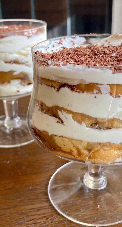 Panettone Tiramisu, Mini Panettone, Chocolate Panettone, Tiramisu Trifle, Italian Panettone, Chocolate Tiramisu, Fast Desserts, New Years Eve Dinner, Mascarpone Cream