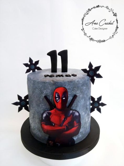 Deadpool Decorations Birthday, Deadpool Cake Ideas, Deadpool Theme, Deadpool Party, Marvel Birthday Cake, Deadpool Birthday, Deadpool Cake, Pool Cake, Gold Birthday Cake